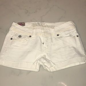 Slightly stretchy denim shorts